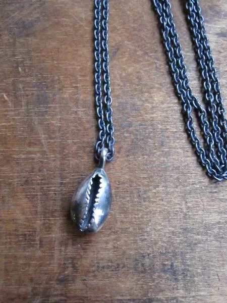 CollardManson Oxidised 925 Silver Cowrie Shell Necklace 5 CollardManson Oxidised 925 Silver Cowrie Shell Necklace