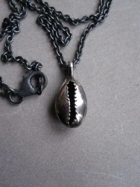 CollardManson Oxidised 925 Silver Cowrie Shell Necklace 7 CollardManson Oxidised 925 Silver Cowrie Shell Necklace