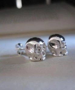 CollardManson Shiny Silver Skull Stud Earrings